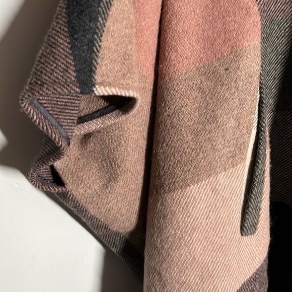 Etro Milano Wool Poncho - Picture 10 of 15